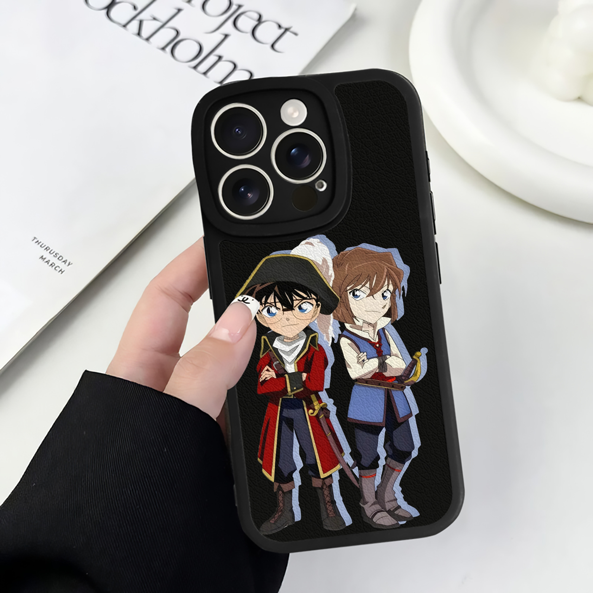 （画像用） 名探偵コナン 灰原 哀 はいばら あい Detective Conan Anita Hailey、Vi Graythorn Haibara Ai 【iPhone 16シリーズ対応】シリコンスマホケース（レザー調） 材質：シリコン